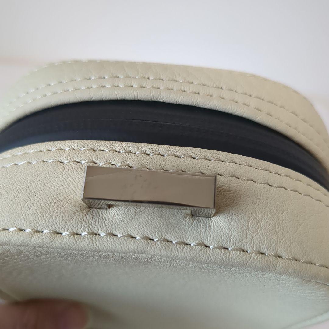 【極美品】ITTI イッチ　メッセンジャーバッグ　ショルダーバッグ　アイボリー