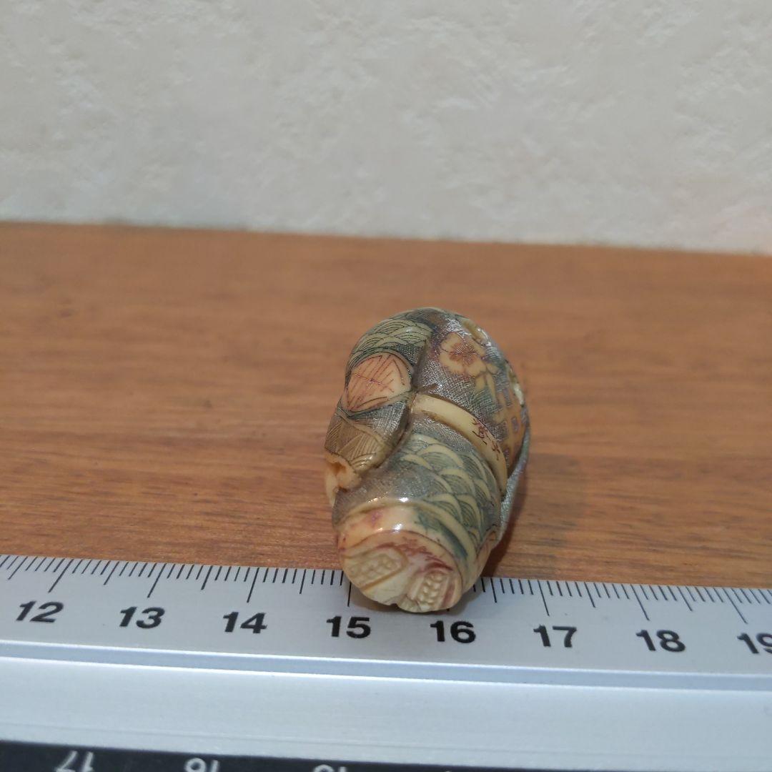 時代提物 縁起物彩色根付 天然素材 在銘【唐仙人】高さ約4.1cm 重さ約14ｇ