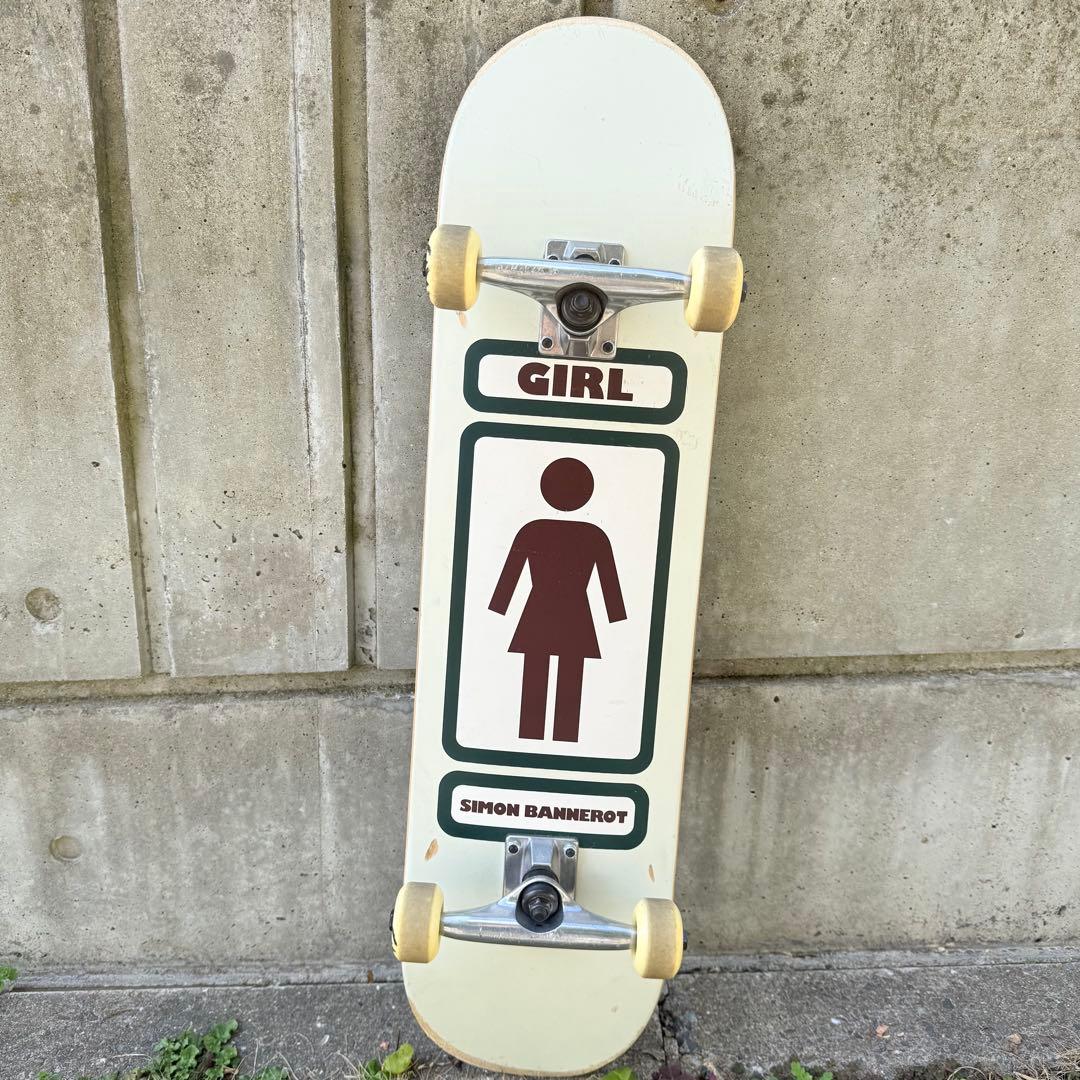 GIRL スケートボードデッキ ホワイト - メルカリ