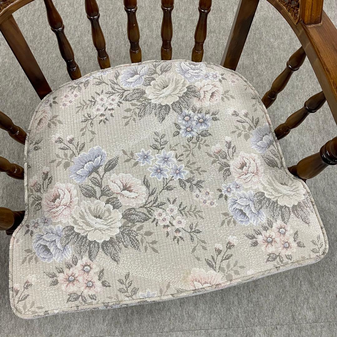 【カリモク】\"コロニアル\"CC3400 肘付食堂椅子 No.5