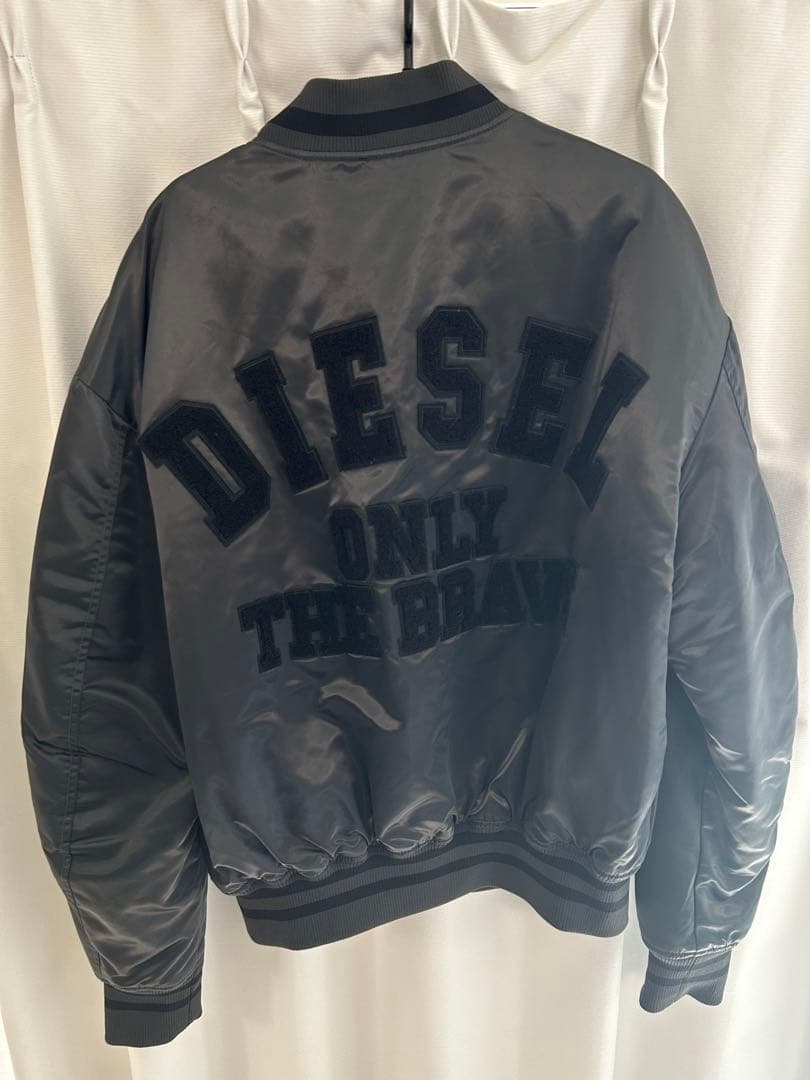 DIESEL グレー スタジャン Lサイズ - メルカリ