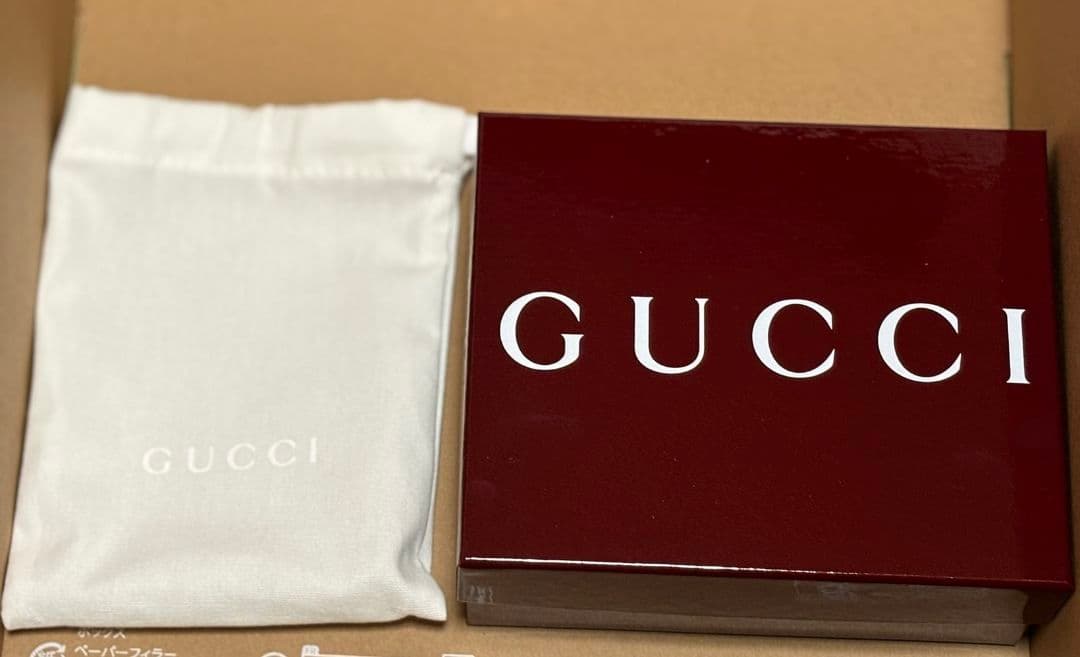 GUCCI 日本限定 ヒグチユウコ バイカラーカードケース