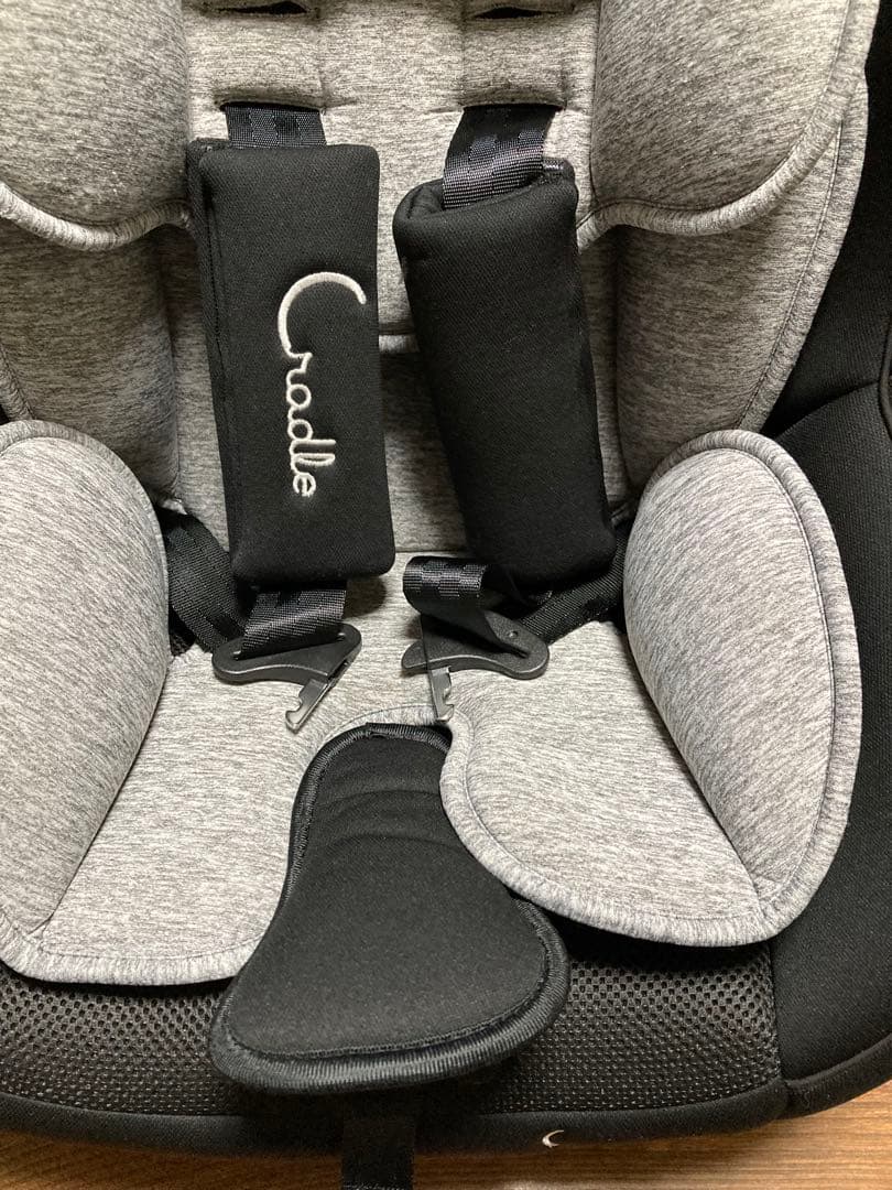 Cradle 車用チャイルドシート グレーⅡ/ブラック - メルカリ