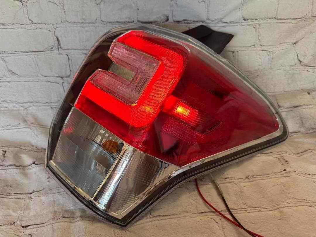 フォレスタ― SJ5 SJG US仕様 後期仕様 テールランプ 左右セット - メルカリ