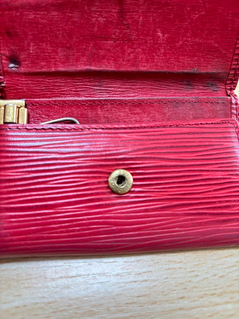 ルイ・ヴィトン エピ レザー 赤 キーケース 6連 - メルカリ