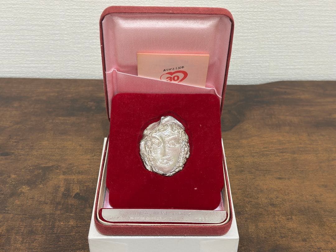 ケ*ン様 田崎真珠謹製純銀メダル タサキ sv1000 記念品 30年 ギフト | TASAKI（タサキ）公式サイト