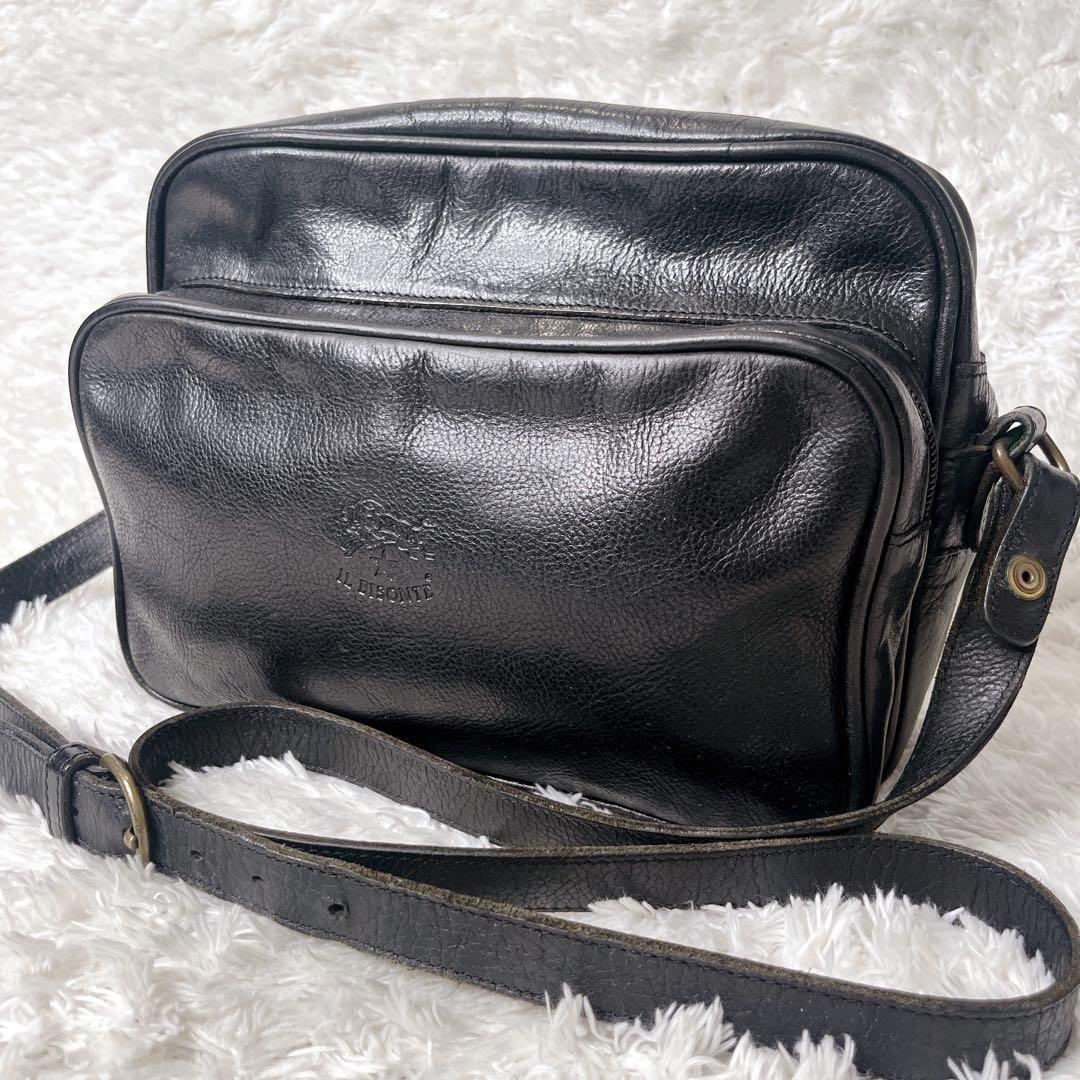 イルビゾンテ ショルダーバッグ レザー 本革 ブラック カメラバッグ 型