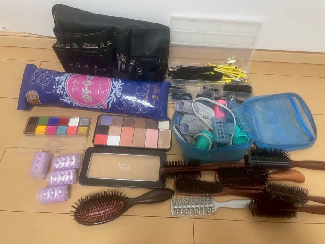 最終値下げ）美容専門学校 まとめ売り 美容師道具 ヘアメイク道具