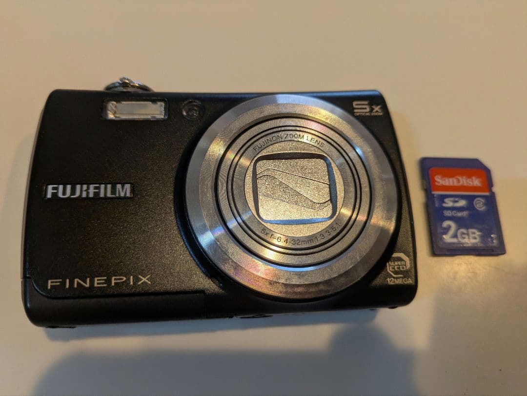 希少・動作確認済】FUJIFILM FinePix F100fd ブラック - メルカリ