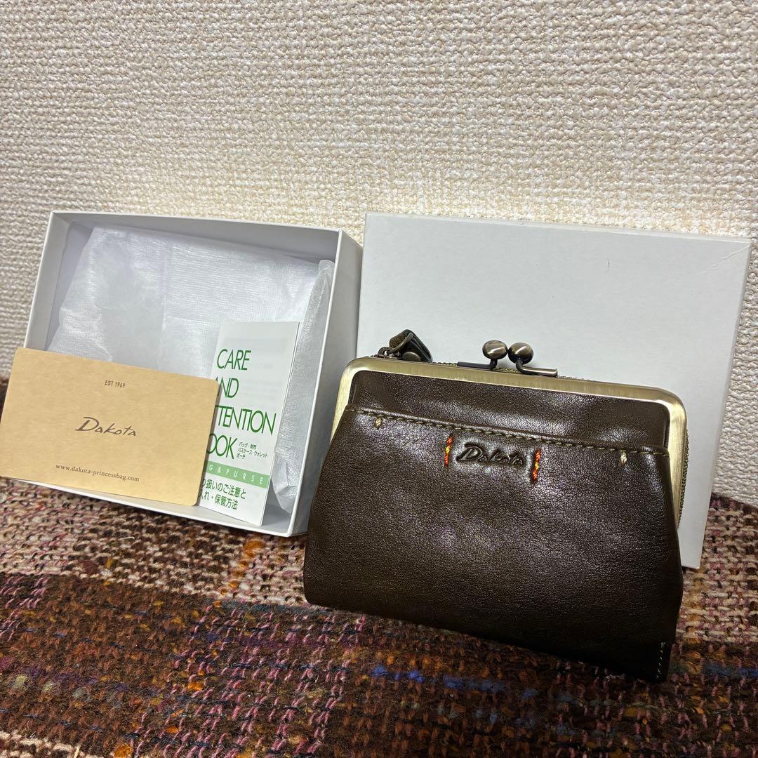 未使用級✨ダコタ ピチカート がま口 L字ファスナー 本革 レザー 二