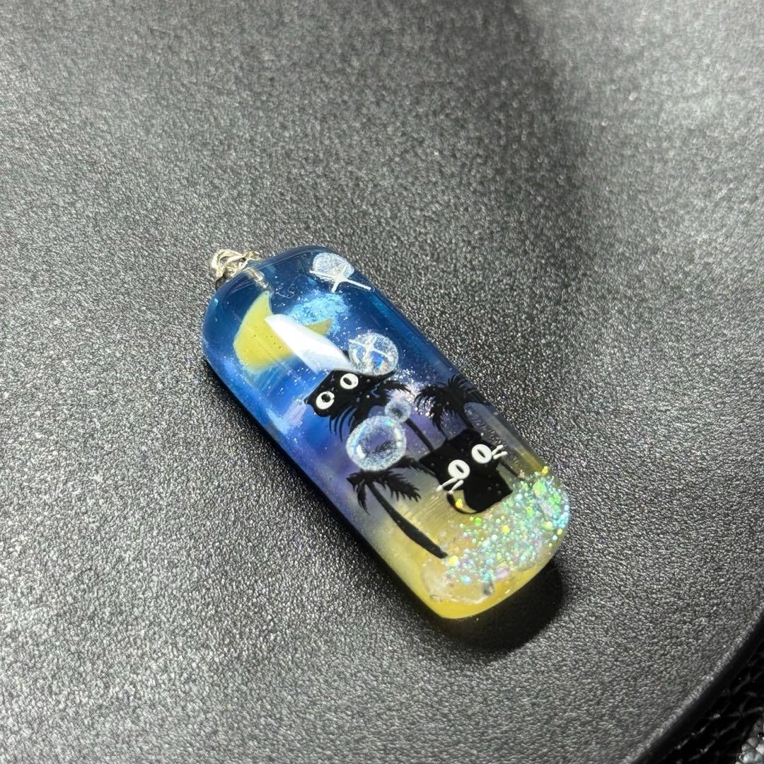 fairy様〜新作 天然石 レジンネックレス 【猫ちゃんと浜辺】 - メルカリ