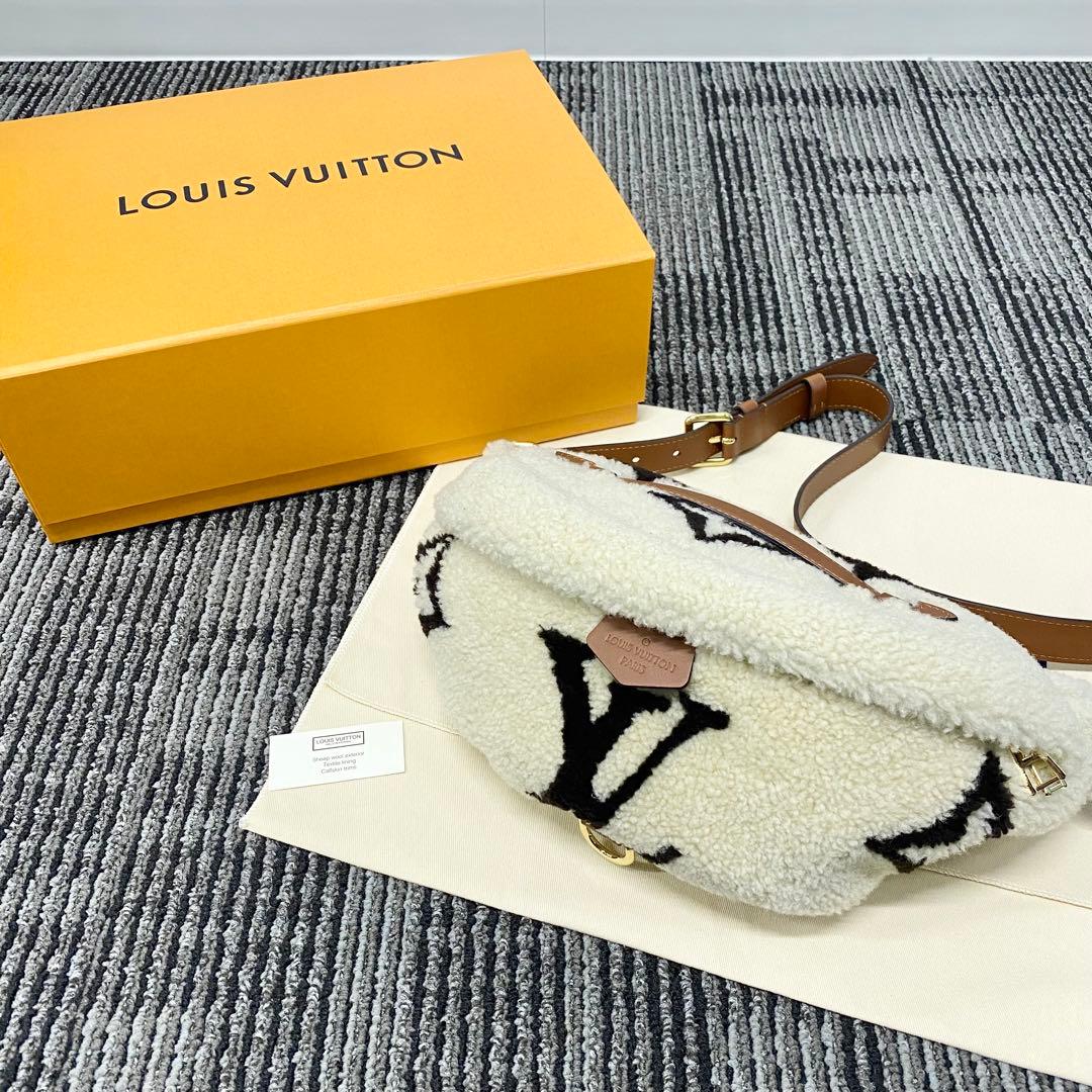 未使用 LOUIS VUITTON ルイヴィトン バムバッグ ボア ボディバッグ