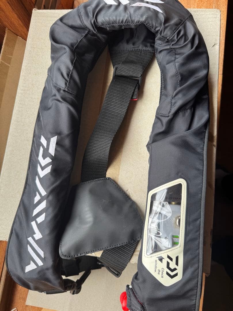 Daiwa 自動膨張式ライフジャケット