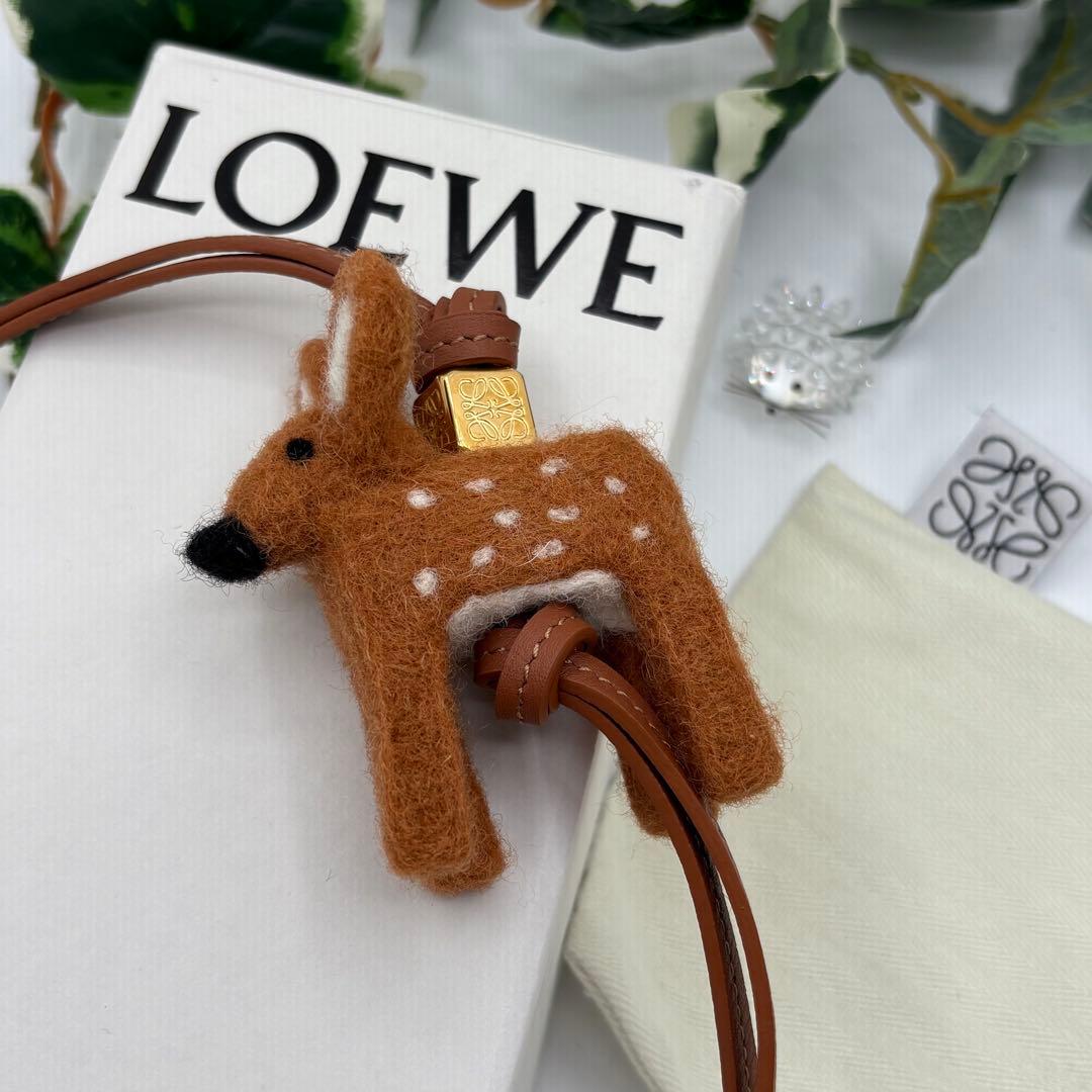 ロエベ　アナグラム チャーム 　ディア