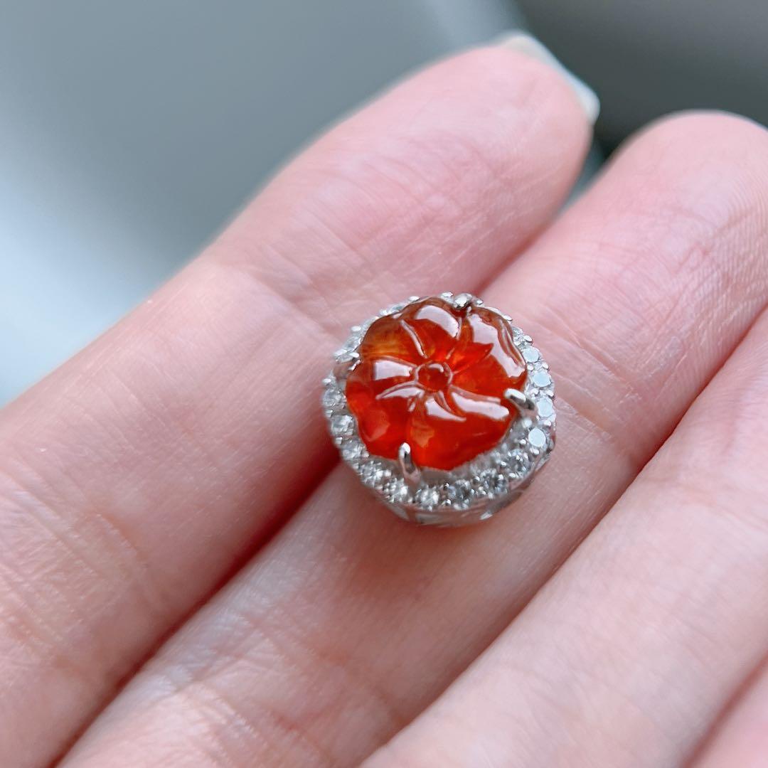 ミャンマー産天然本翡翠 花 チャーム シルバー925 - メルカリ