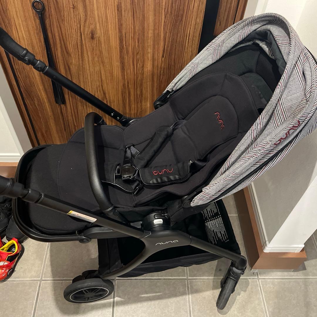 nuna trivベビーカー (ブラック/チェック柄) おまけ付き さらに値下中】NUNA trivベビーカー (ブラック/チェック柄) - メルカリ