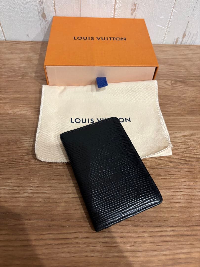 ルイヴィトン エピ 名刺入れ 名刺ケース カードケース 黒 楽天市場】LOUIS VUITTONルイヴィトン 2つ折りカードケースブラック