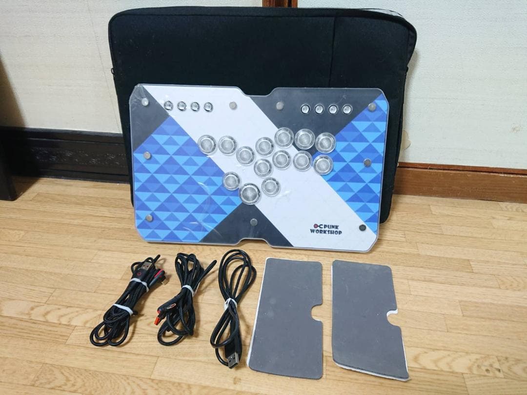 パンクワークショップ　ULTRA BOX レバーレス タイプD カスタム ULTRA BOX レバーレスコントローラー （ボタンレイアウトB/D） – PUNK