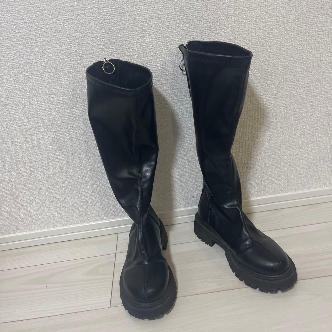 ブラックロングブーツ 合成皮革製 ジッパー付き - メルカリ