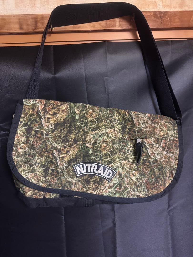 月*み様 NITRAID 迷彩 メッセンジャーバッグ 中型 2026年最新】nitraid メッセンジャーバッグの人気アイテム - メルカリ