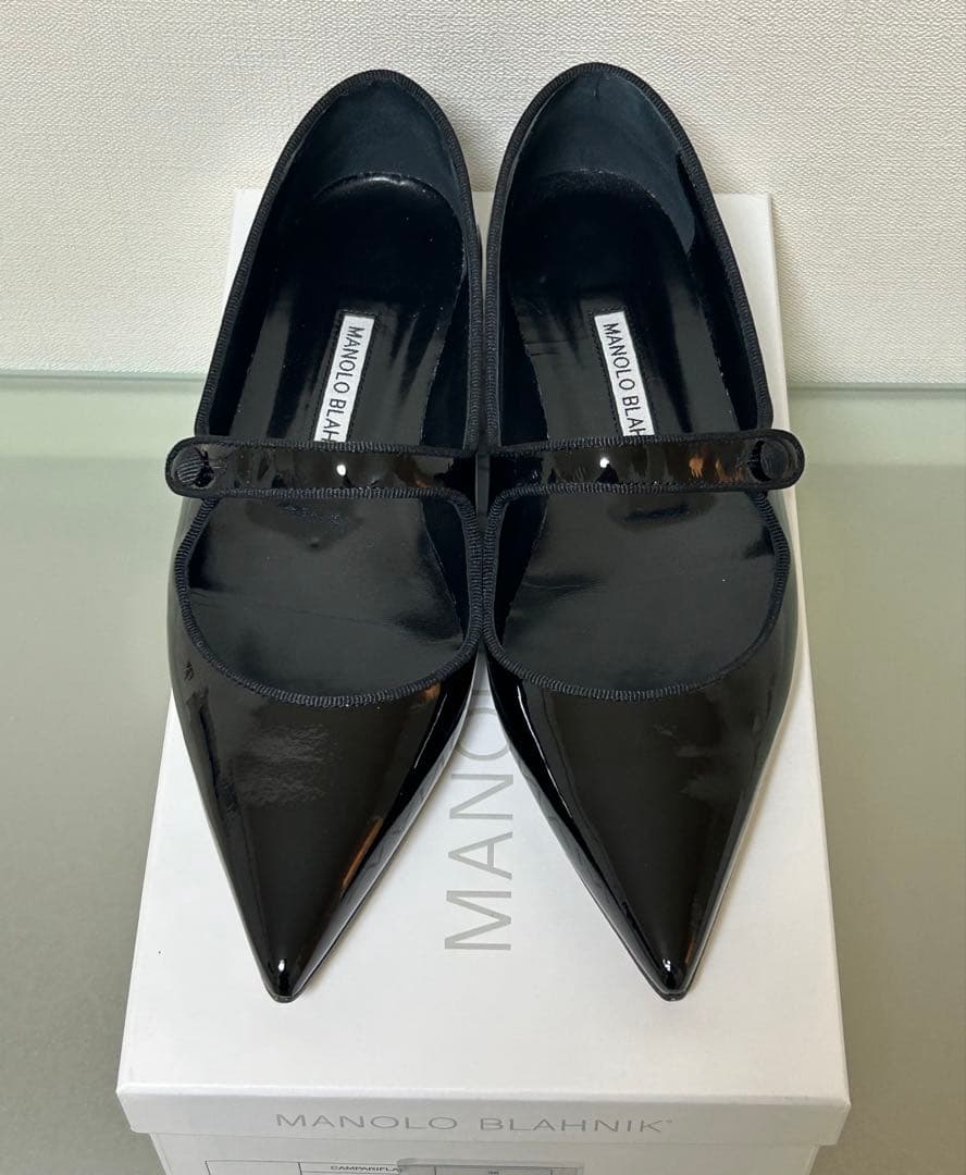 マノロブラニク カンパリ フラット メリージェーン エナメル 36 - メルカリ