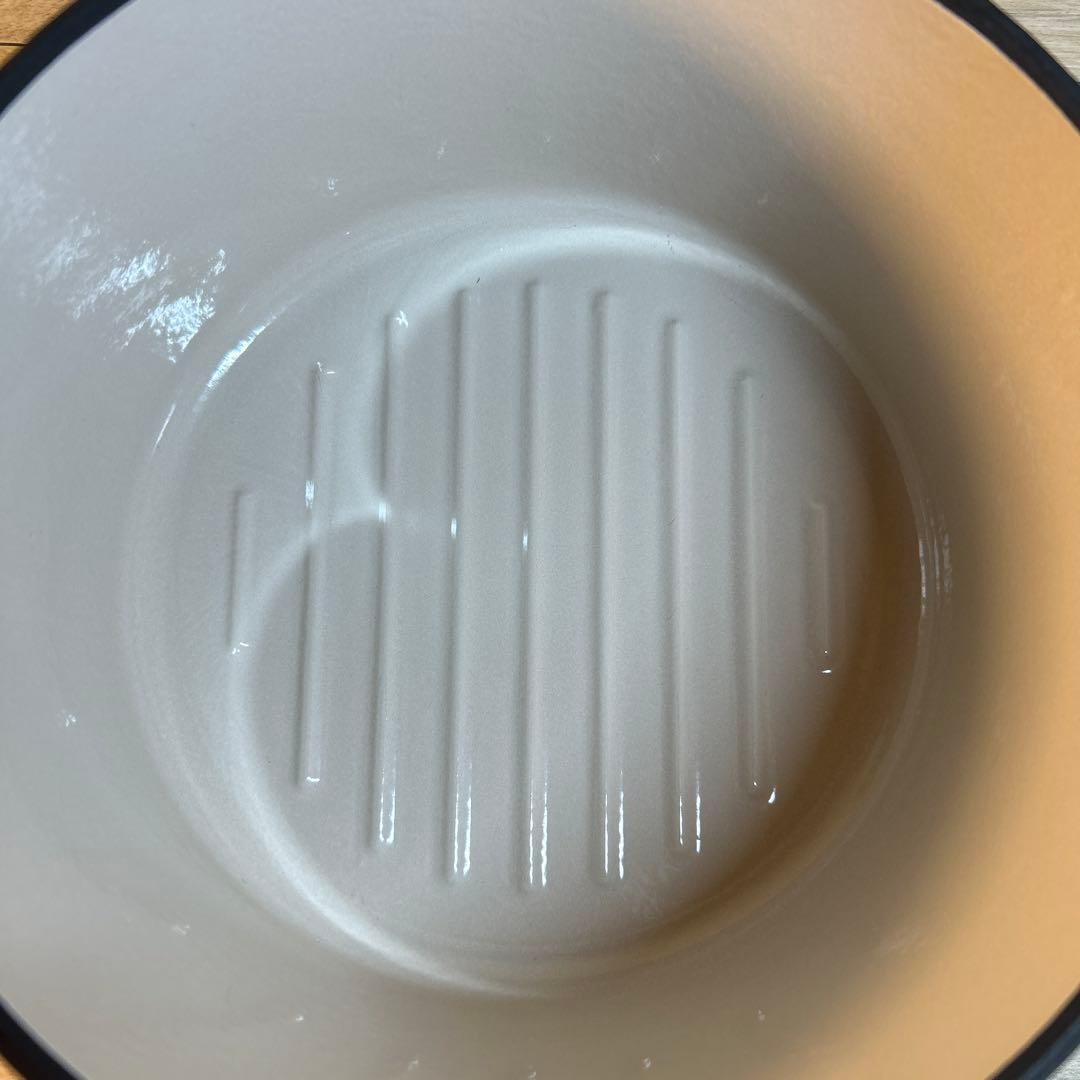 バーミキュラ　オーブンポットラウンド　18cm ベージュ　両手鍋　鍋