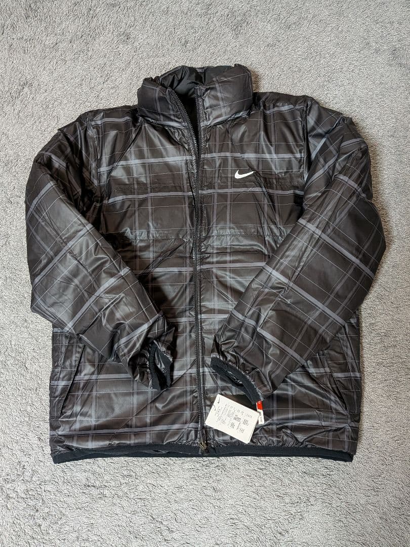 未使用タグ付き Nike リバーシブルダウンジャケット ブラック - メルカリ