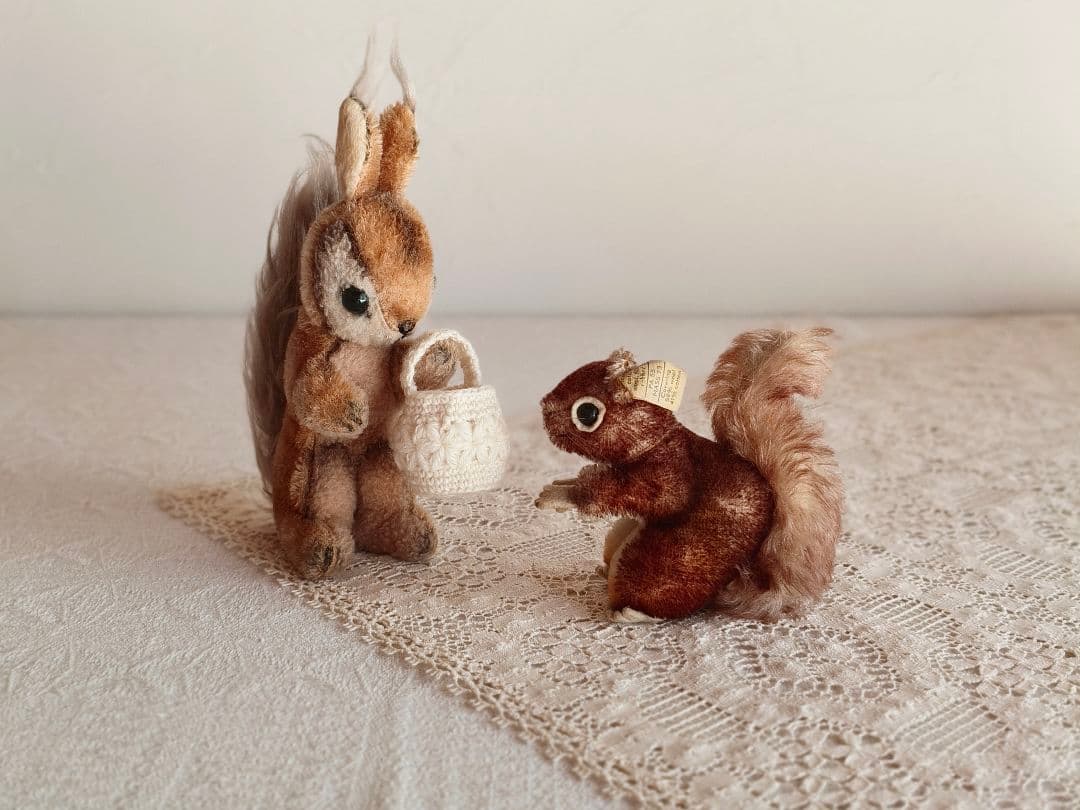 vintage squirrel ♡ 可愛い おねだりリスさん - メルカリ