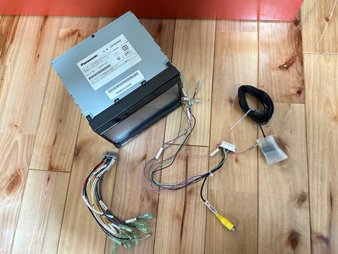 Panasonic Strada CN-RE05D カーナビ