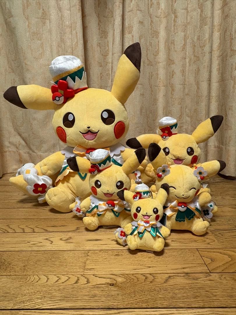 新品　ポケパーク　カントー　 ショップ　限定 ピカチュウ　ぬいぐるみ5体セット ポケパークカントー ショップ 限定 ピカチュウ ぬいぐるみ5体セット