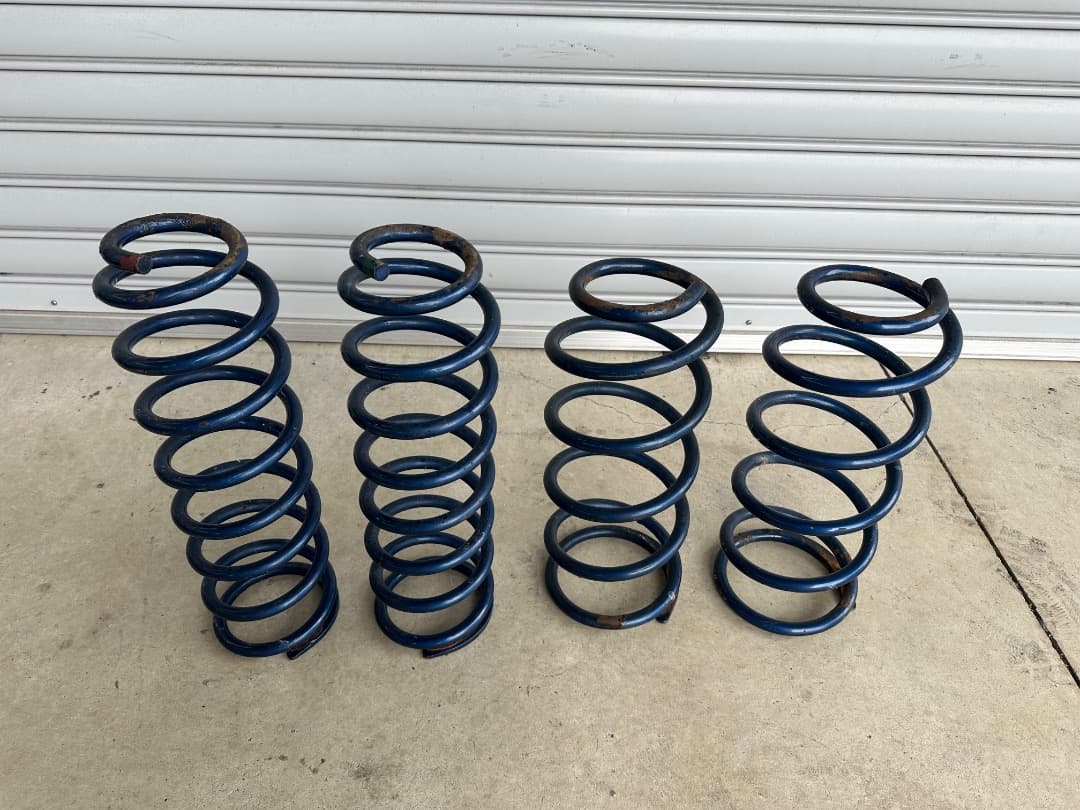 ランクル80用　2.5インチアップスプリング 4本セット 88ハウス ランクル80 4インチ リフトアップ用 コイルスプリング 前後