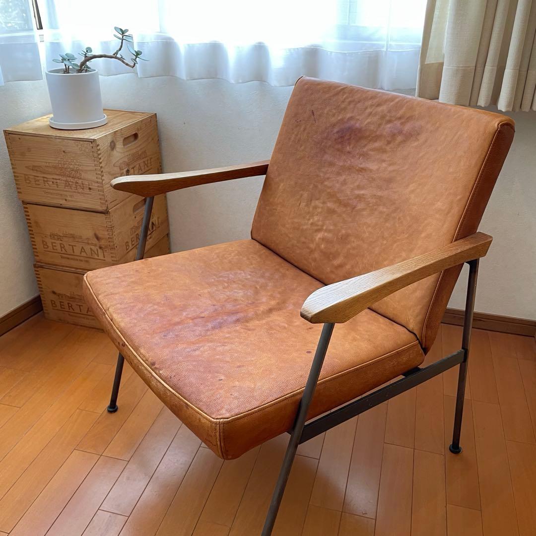 トラックファニチャー FURROWEDレザー アームチェア　1人掛けソファ FURROWED-LEATHER ARM CHAIR | TRUCK FURNITURE