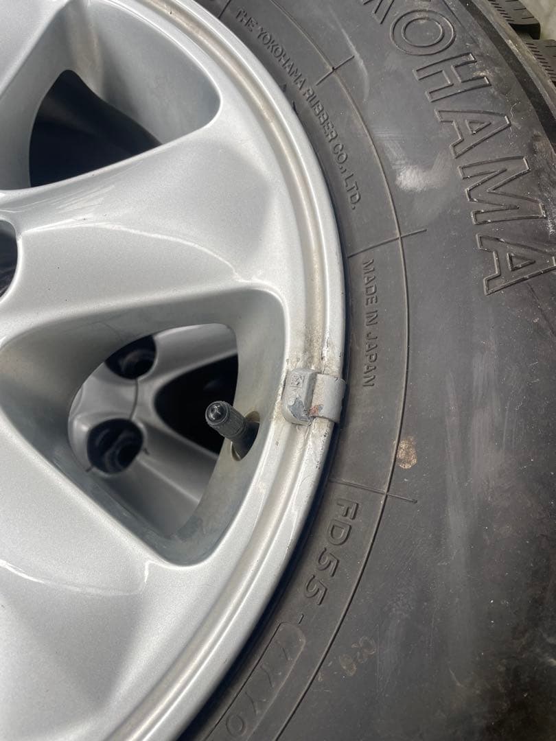 大特価⭐︎履き替えるなら トヨタ純正ハイエース純正アルミが売りの4本