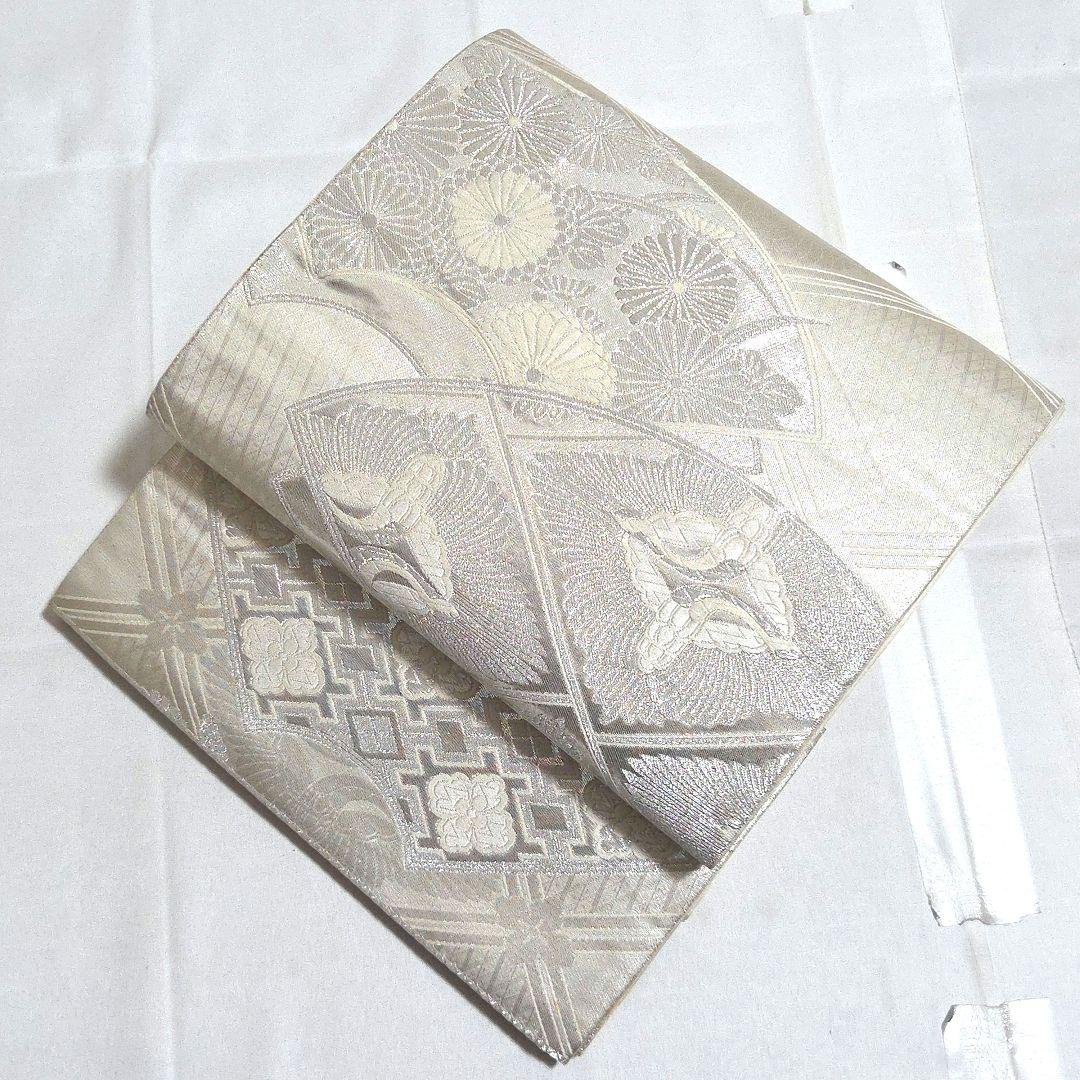 A 扇面吉祥文様 銀糸 向鶴 菊 花菱 六通 正絹 フォーマルな袋帯 - メルカリ