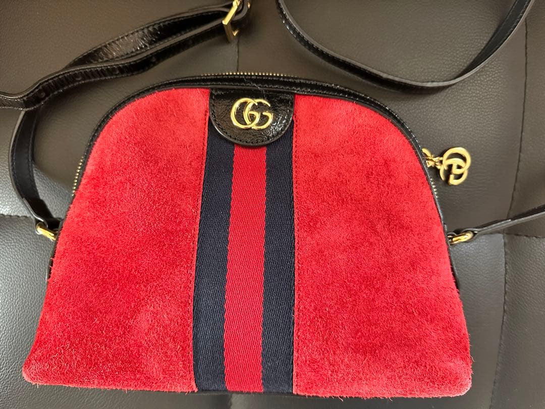 GUCCI 赤 スエードショルダーバッグ