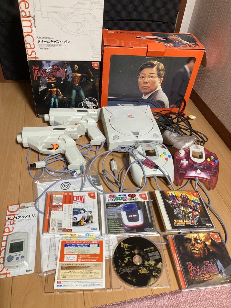 SEGA ドリームキャスト 本体 コントローラー、ガンコン、ゲームの