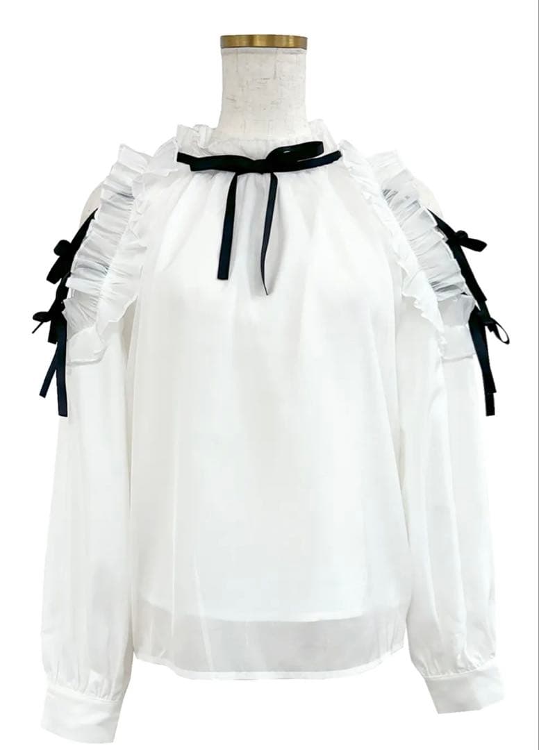 Rosé Muse Shoulder frills Ribbon blouse - メルカリ