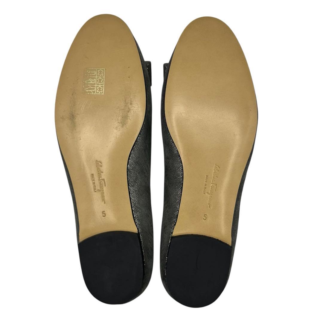 【極美品】Ferragamo⭐︎パンプス⭐︎22.5cm⭐︎シルバー⭐︎ほぼ未使用