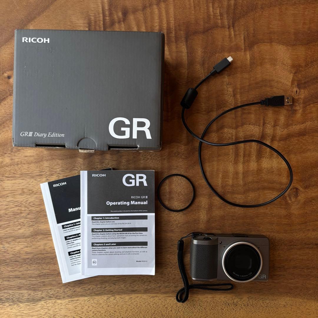 デジタルカメラ RICOH GR III Diary Edition Amazon | RICOH GR III Diary Edition メタリックウォームグレー