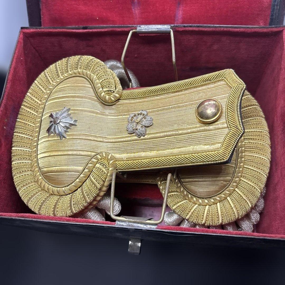 戦前警察・昭和十年制警部用正肩章（箱付き）