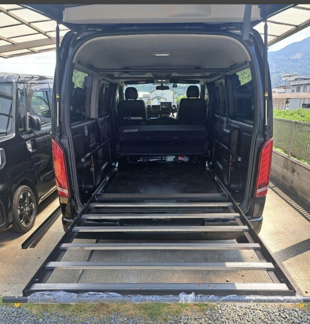 ハイエース スライドフロアレール枠1830 キット ブラック引手ポール付