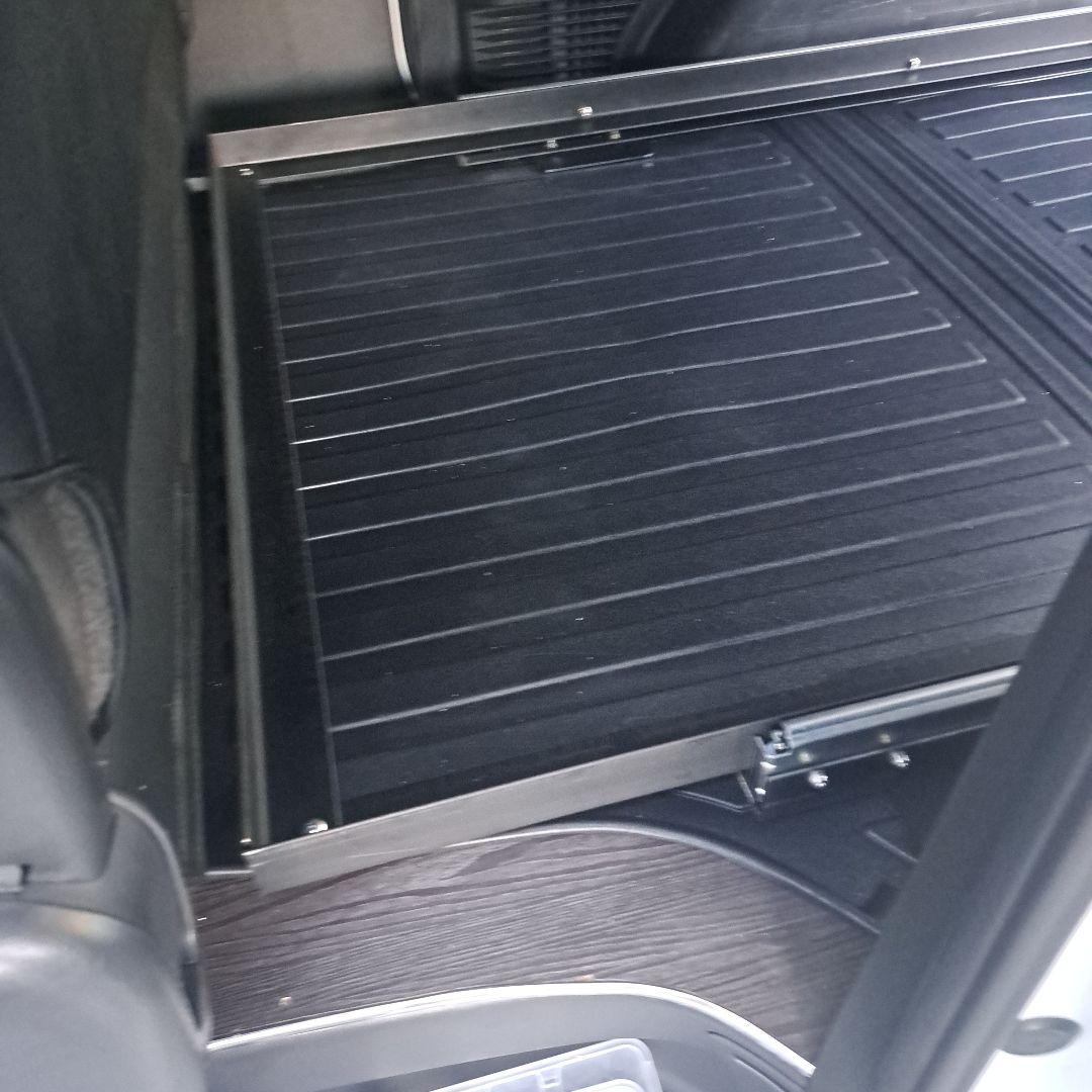 ハイエース スライドフロアレール枠1830 キット ブラック引手ポール付