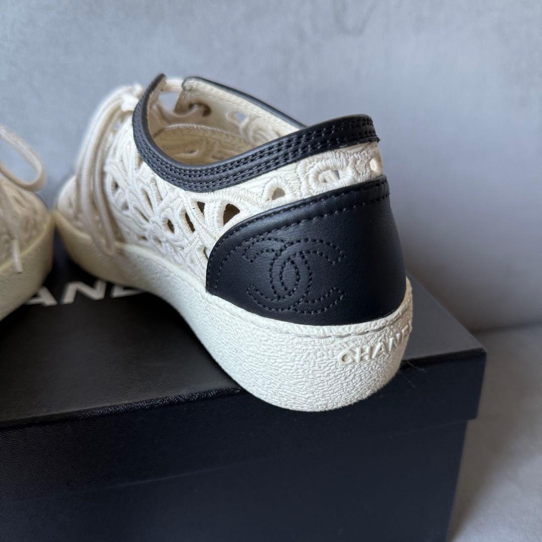 シャネル カメリア スニーカー レース ココマーク アイボリー 22.5cm