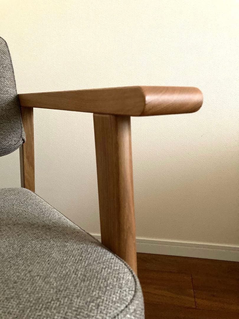 【美品】～間もなく出品終了～無印良品　木製アームチェア　張地：ライトブラウン