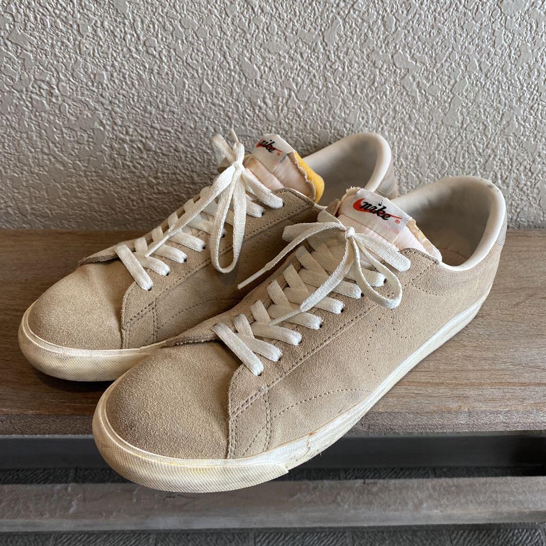 ナイキ テニスクラシック ベージュスエードスニーカー - メルカリ