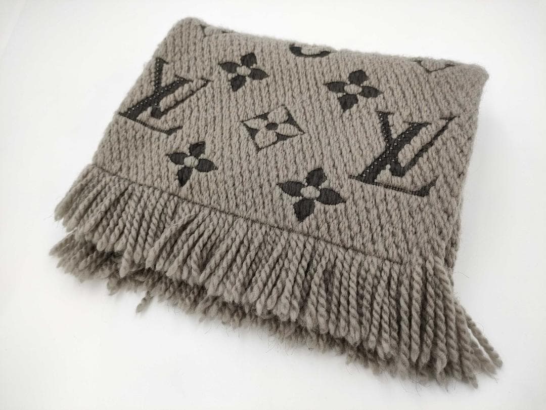 ルイヴィトン　LOUIS VUITTON LV マフラー エシャルプ ロゴマニア LOUIS VUITTON（ルイ・ヴィトン） 【極美品】LOUIS VUITTON マフラー