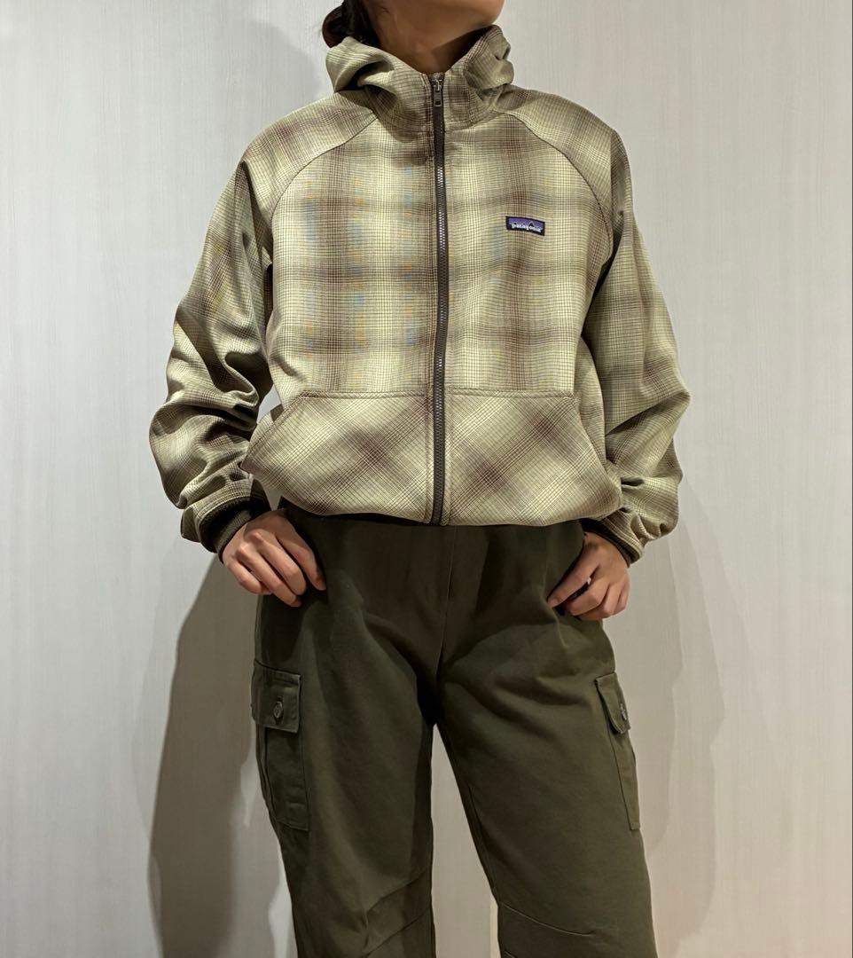 美品! Patagonia スロープスタイルフーディ オンブレ シンチラ - メルカリ