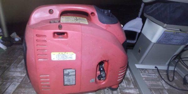 ASTRO PRODUCTSインバーター発電機G3000I 3.0KVA 傷あり