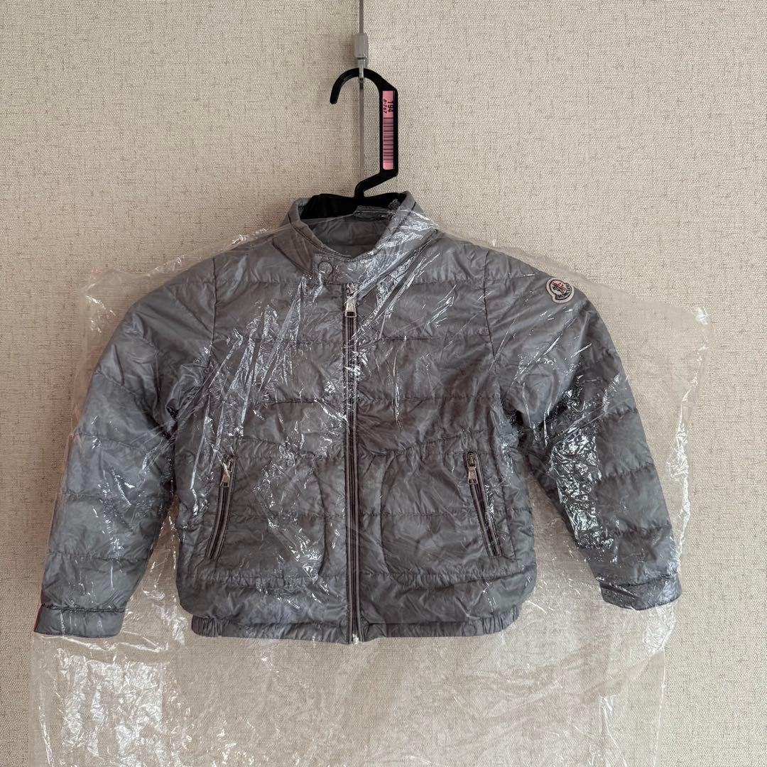 〈クリーニング済み〉モンクレール ダウンジャケット ワッペン有り 男女兼用
