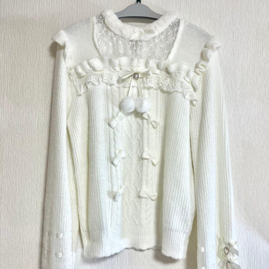 モヘアタッチポンポンニットトップス 白 LIZLISA - メルカリ